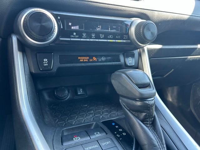 Used 2020 Toyota RAV4 LE w/ All Weather Liner Package AWD/4WD image 26