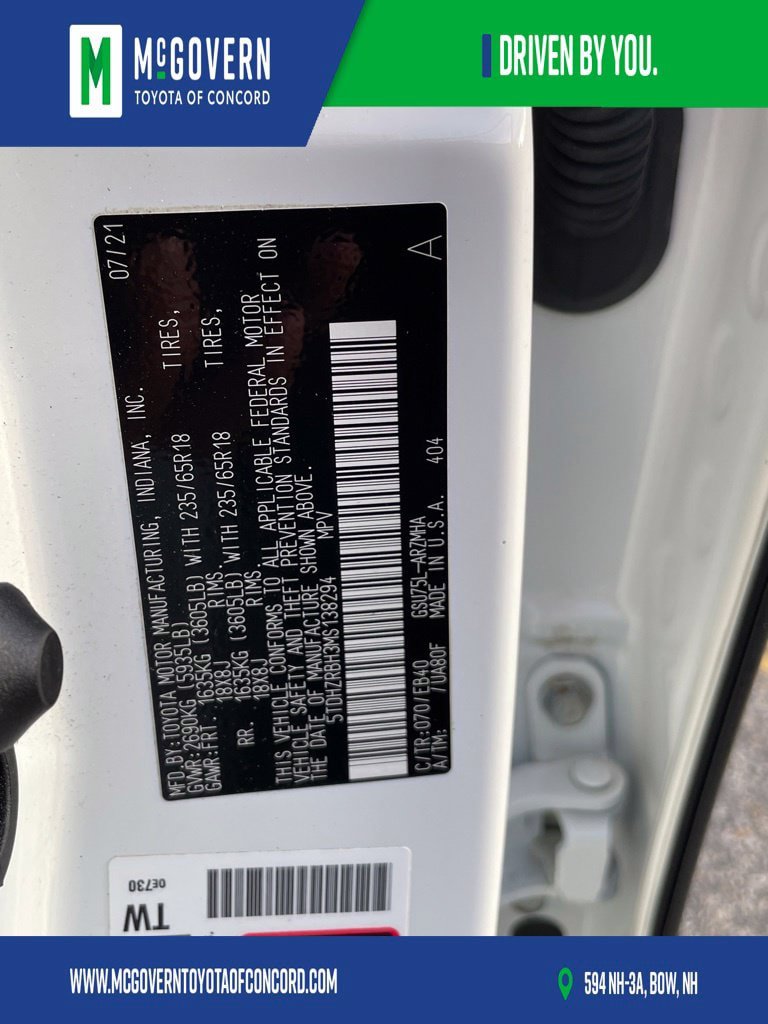 Used 2021 Toyota Highlander XLE AWD/4WD image 46