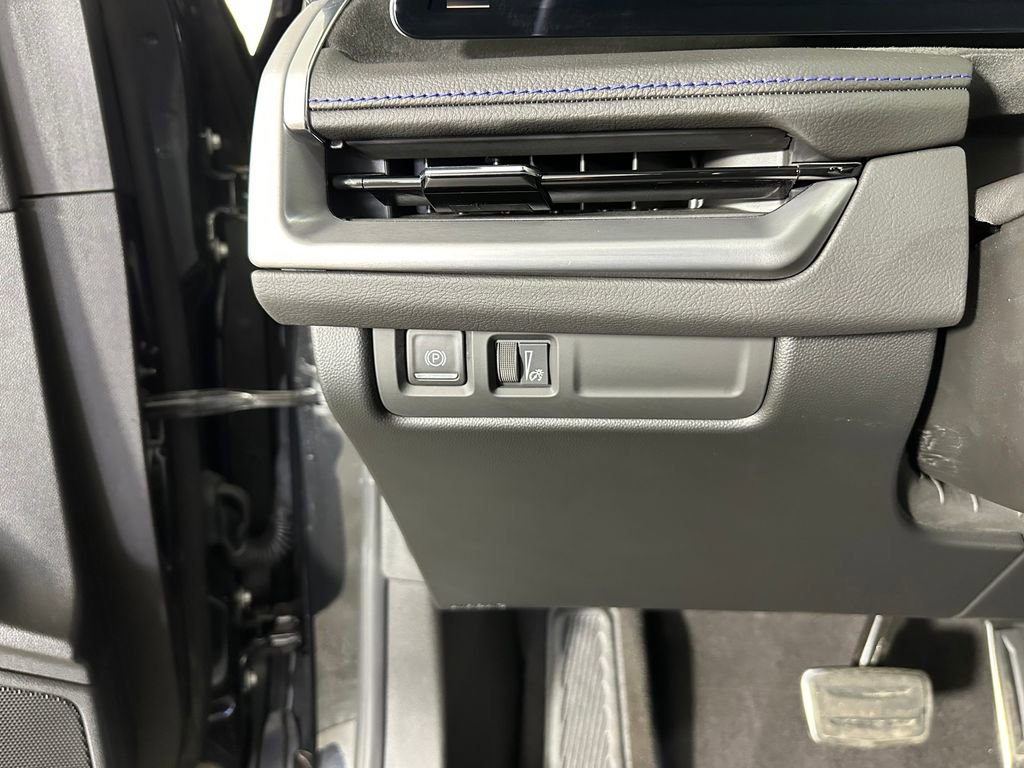 Used 2024 Cadillac XT4 Sport w/ Cold Weather Package image 15