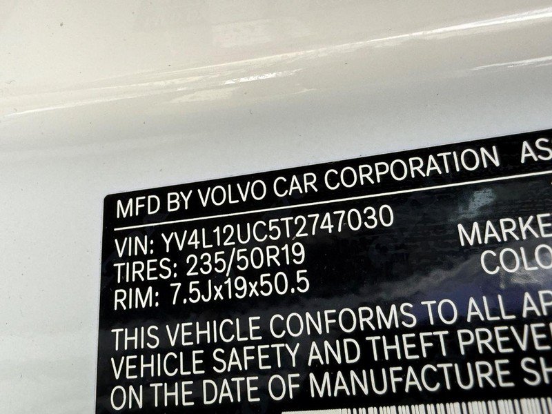 Used 2026 Volvo XC40 B5 Plus AWD/4WD image 24