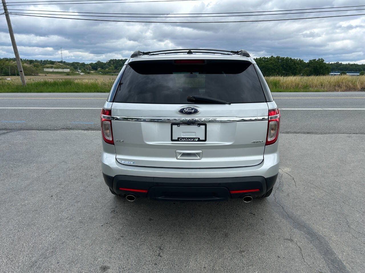 Used 2014 Ford Explorer XLT w/ Equipment Group 202A AWD/4WD image 9