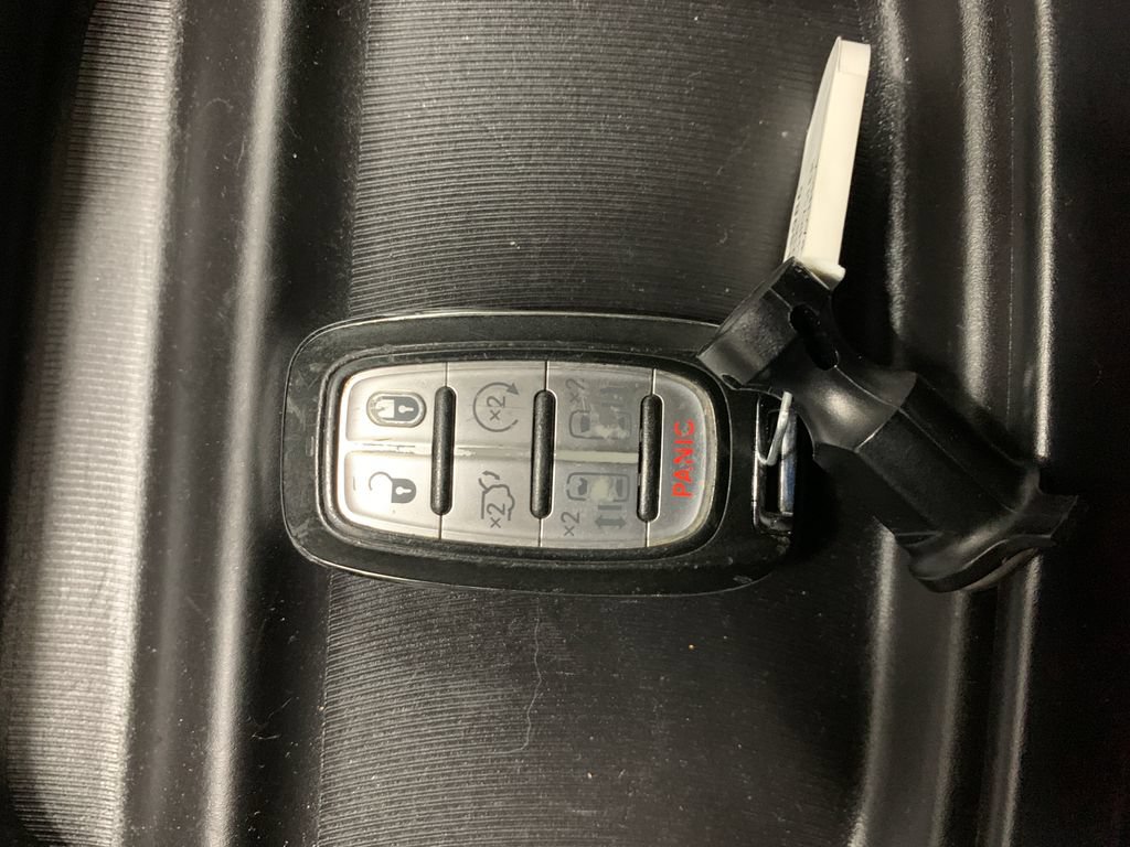 Used 2018 Chrysler Pacifica Touring Plus w/ S Appearance Package FWD image 15