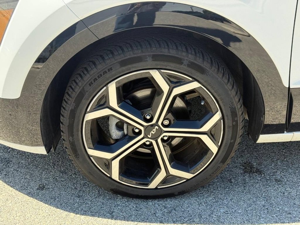 Used 2023 Kia Niro EX Touring FWD image 10