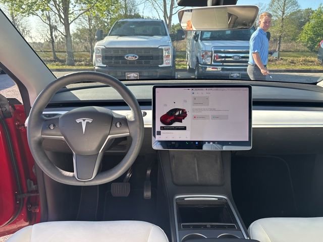 Used 2022 Tesla Model Y Long Range image 11