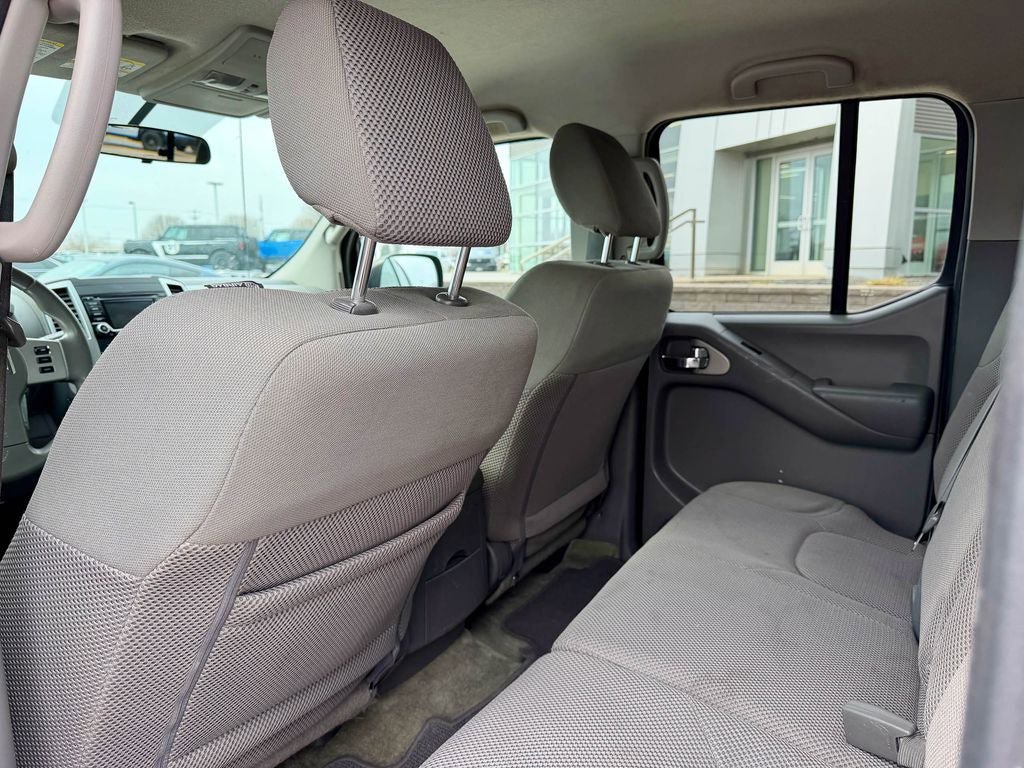 Used 2016 Nissan Frontier SV AWD/4WD image 13