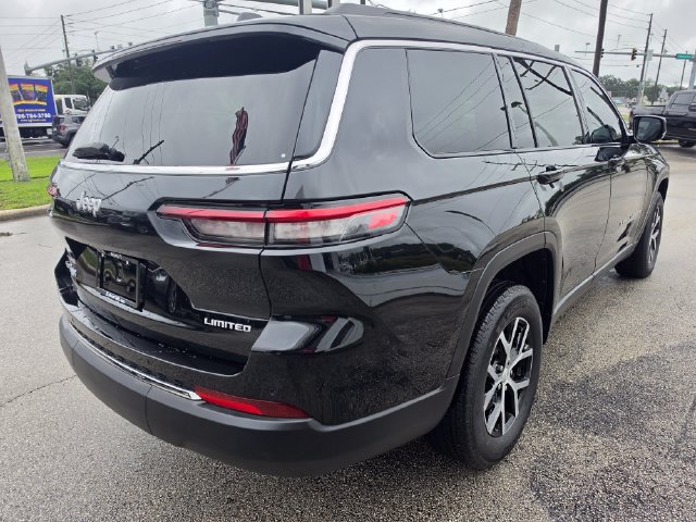 Used 2025 Jeep Grand Cherokee L Limited AWD/4WD image 5