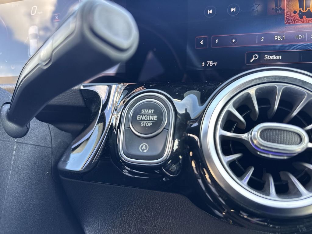 Used 2021 Mercedes-Benz GLA 250 w/ Premium Package image 22