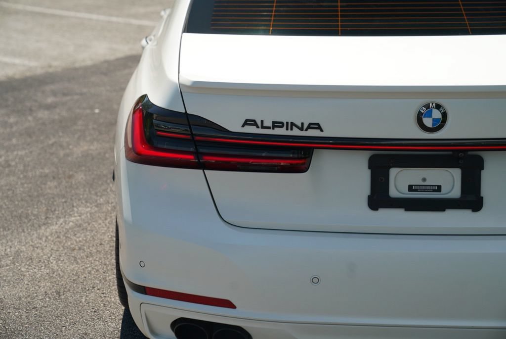 Used 2022 BMW ALPINA B7 xDrive w/ Luxury Rear Seating Package AWD/4WD image 16