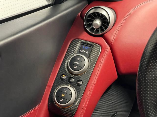 Used 2015 McLaren 650S Spider RWD image 29