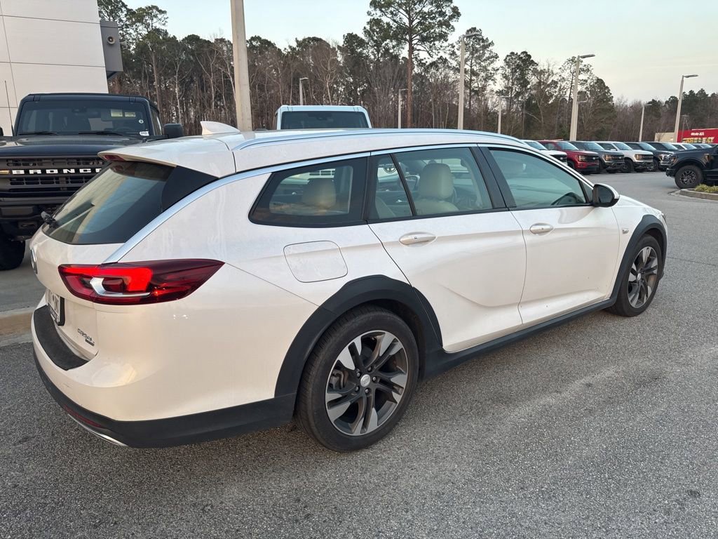 Used 2019 Buick Regal Essence w/ Sights and Sounds Package image 5