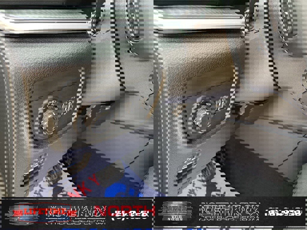 Used 2025 Jeep Grand Cherokee L Altitude image 7