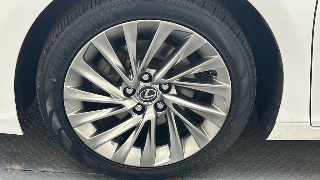 Used 2019 Lexus ES 300h image 20