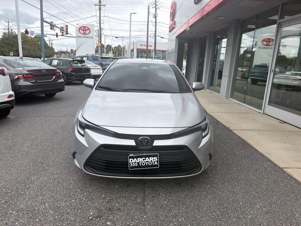 Used 2026 Toyota Corolla LE FWD image 2