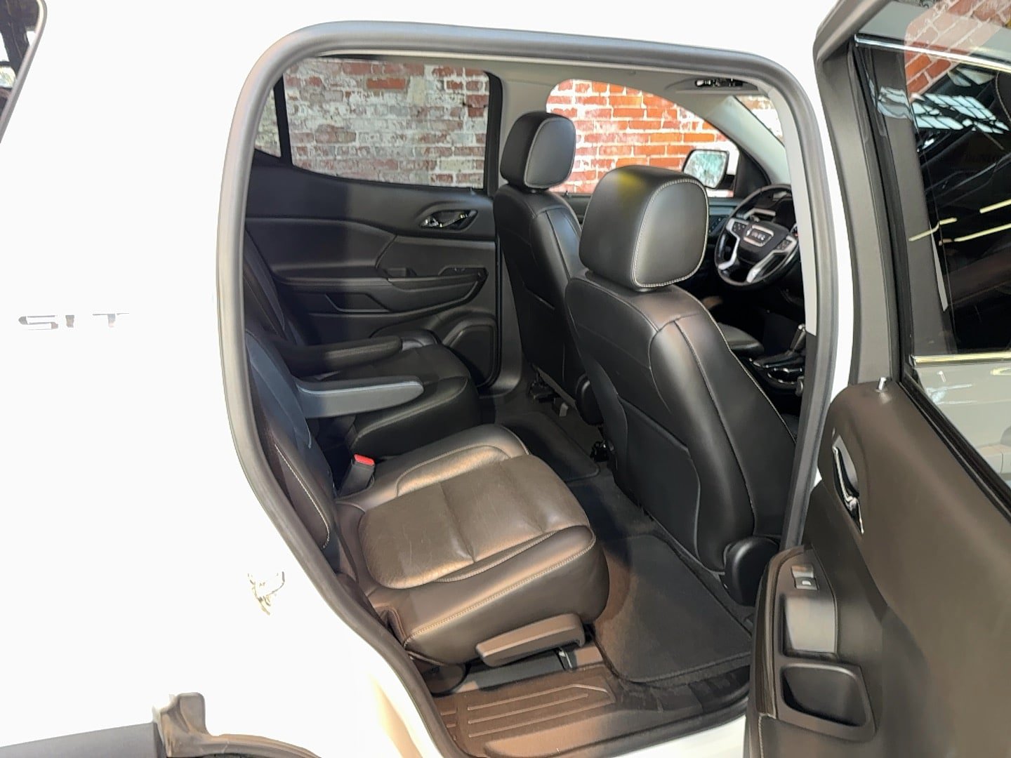 Used 2019 GMC Acadia SLT w/ LPO, Black Accent Package AWD/4WD image 88