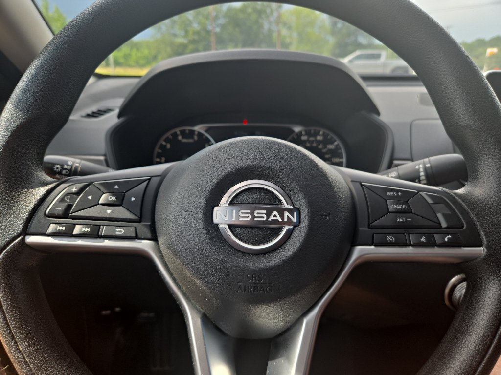 Used 2024 Nissan Altima 2.5 SV FWD image 5