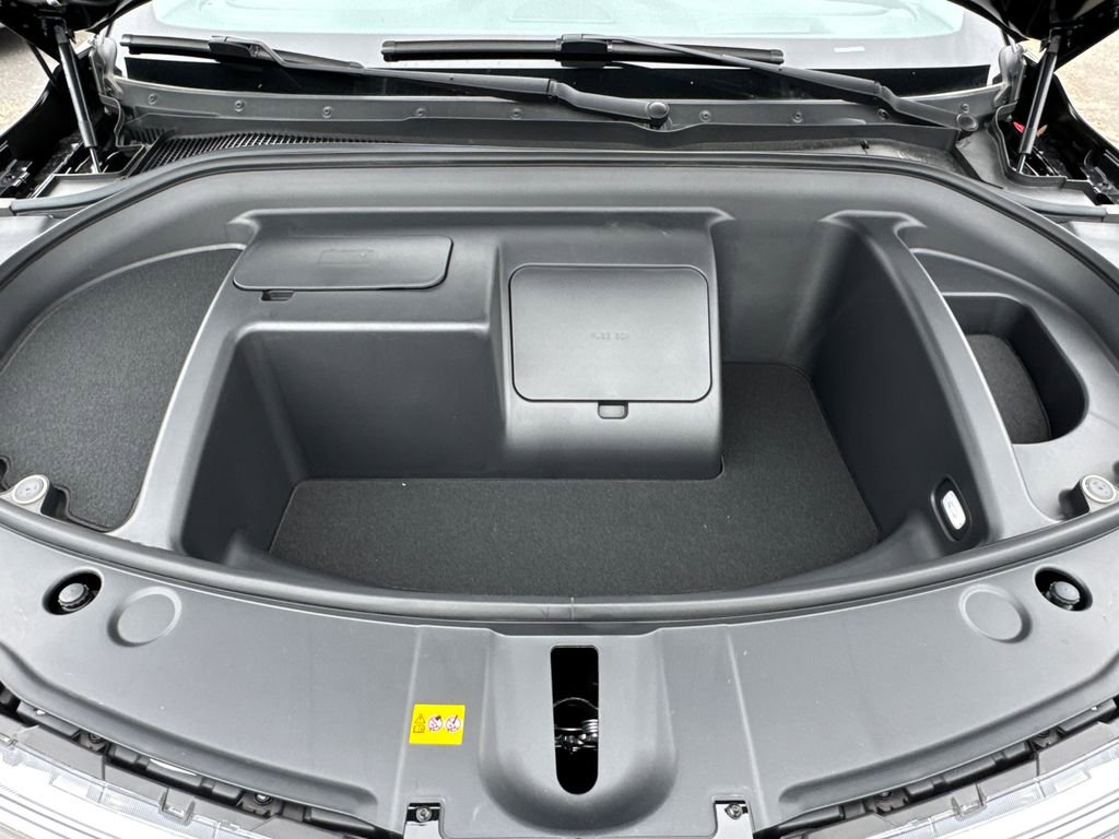 New 2025 VinFast VF 8 Eco AWD/4WD image 9