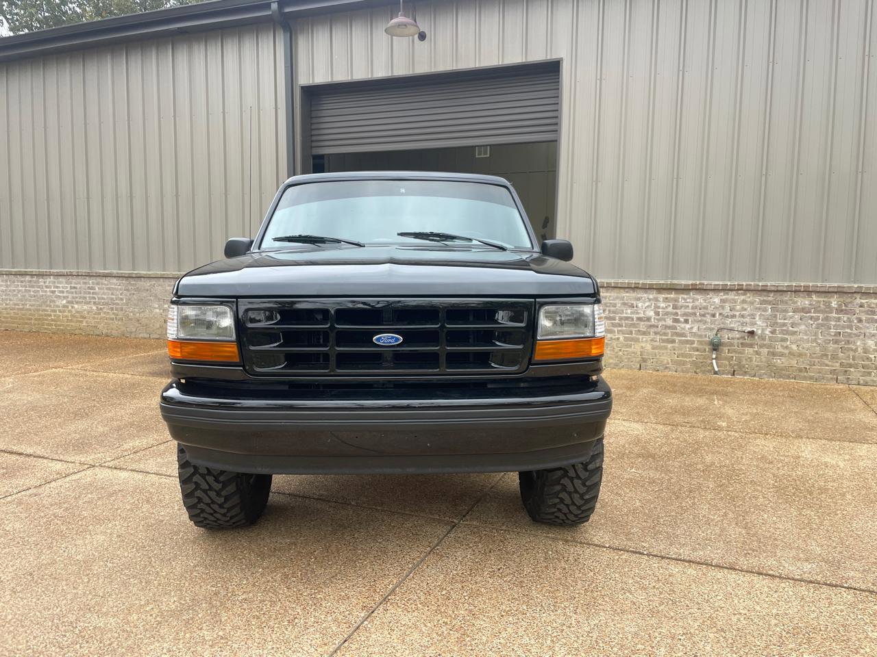 Used 1995 Ford Bronco XLT AWD/4WD image 3