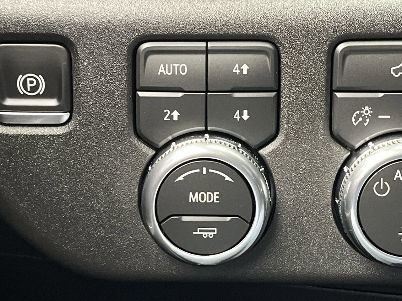 New 2026 GMC Sierra 1500 SLE AWD/4WD image 17