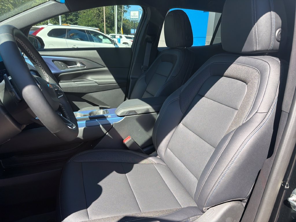 New 2026 Chevrolet Equinox EV LT AWD/4WD image 10