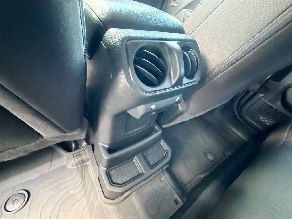 Used 2023 Jeep Wrangler Unlimited w/ Cold Weather Group AWD/4WD image 27