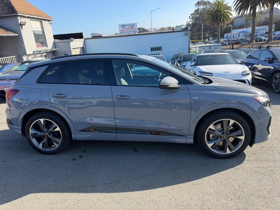 Used 2024 Audi Q4 e-tron Premium Plus w/ Premium Plus AWD/4WD image 4