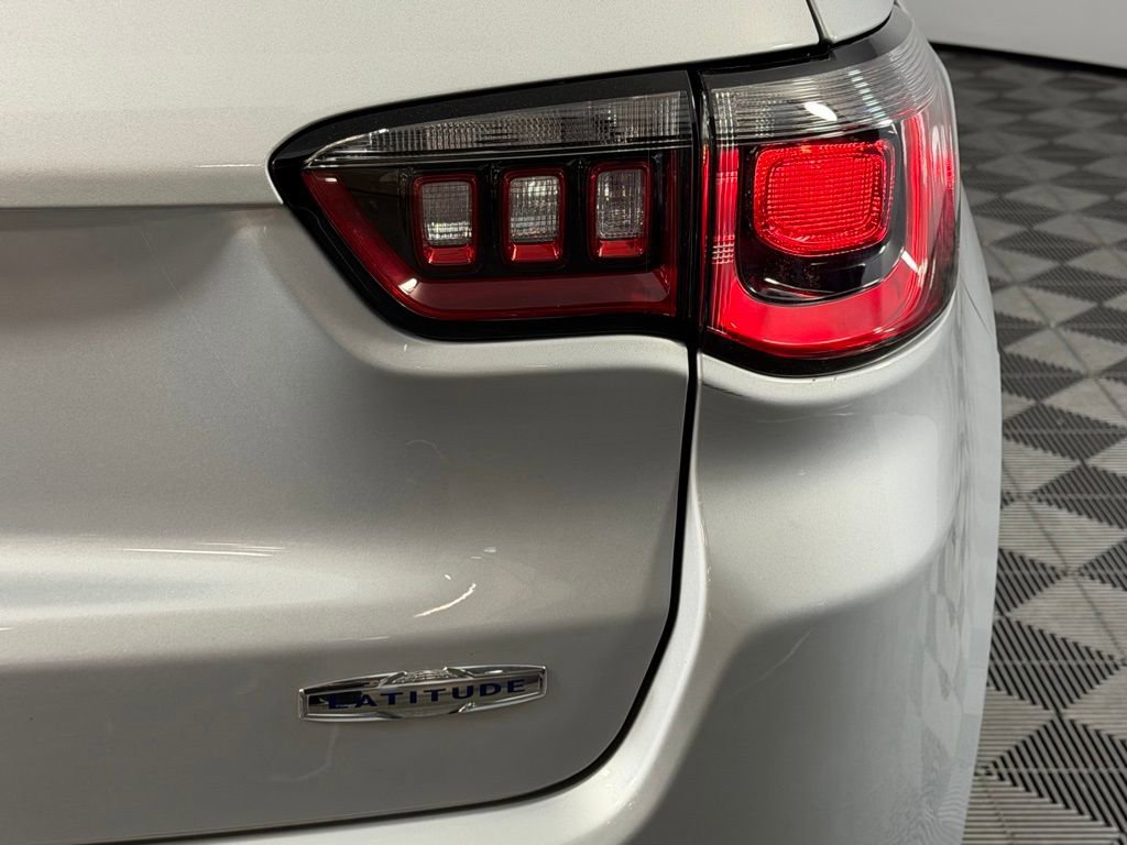 Certified 2024 Jeep Compass Latitude image 12