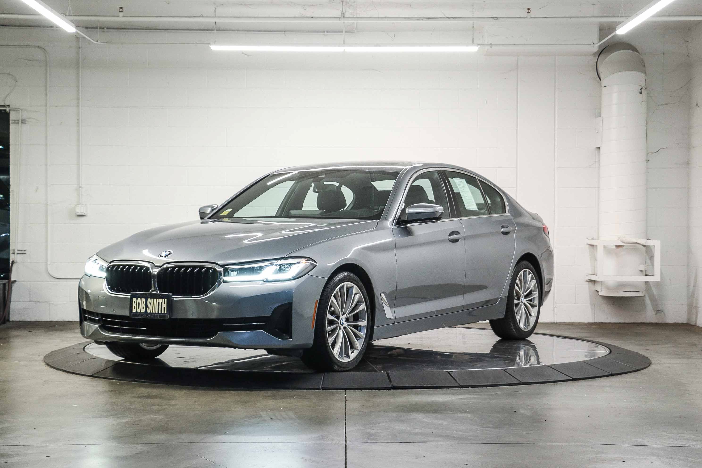 Certified 2023 BMW 530i w/ Premium Package RWD image 3