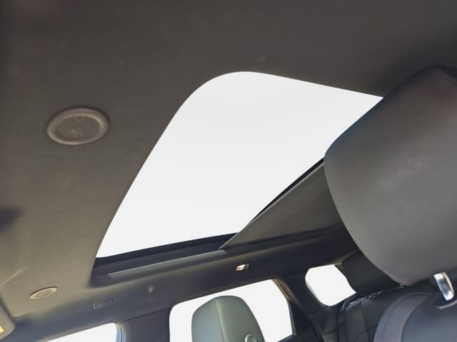 Certified 2025 Land Rover Range Rover Evoque S image 33