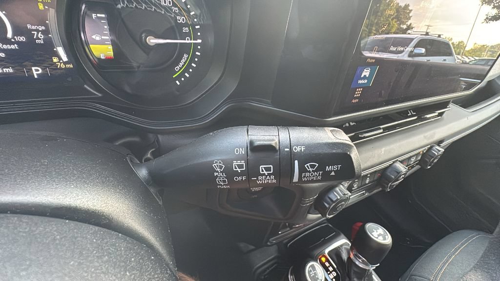 Used 2025 Jeep Wrangler Unlimited Sahara AWD/4WD image 20