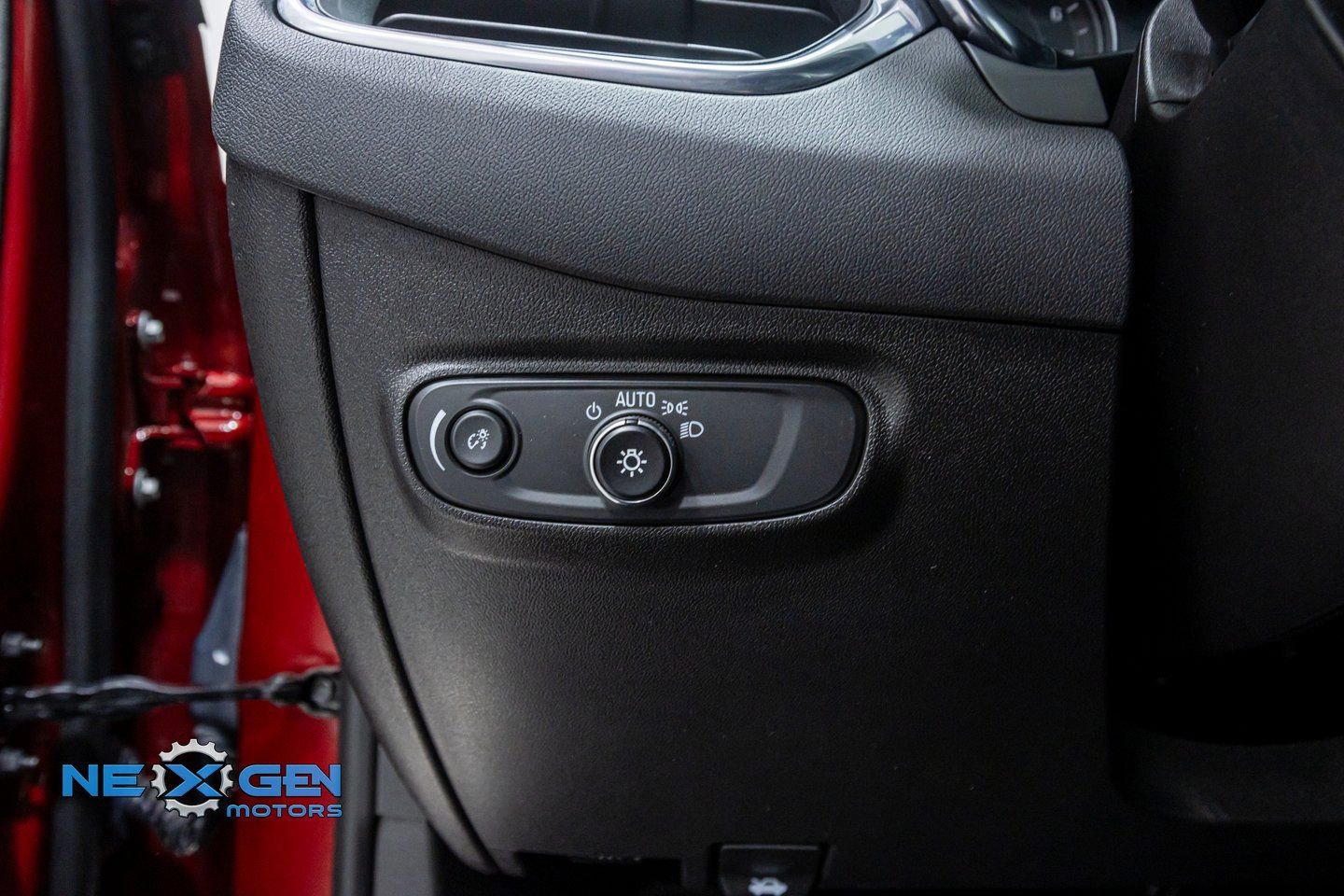 Used 2024 Chevrolet Equinox LT image 13