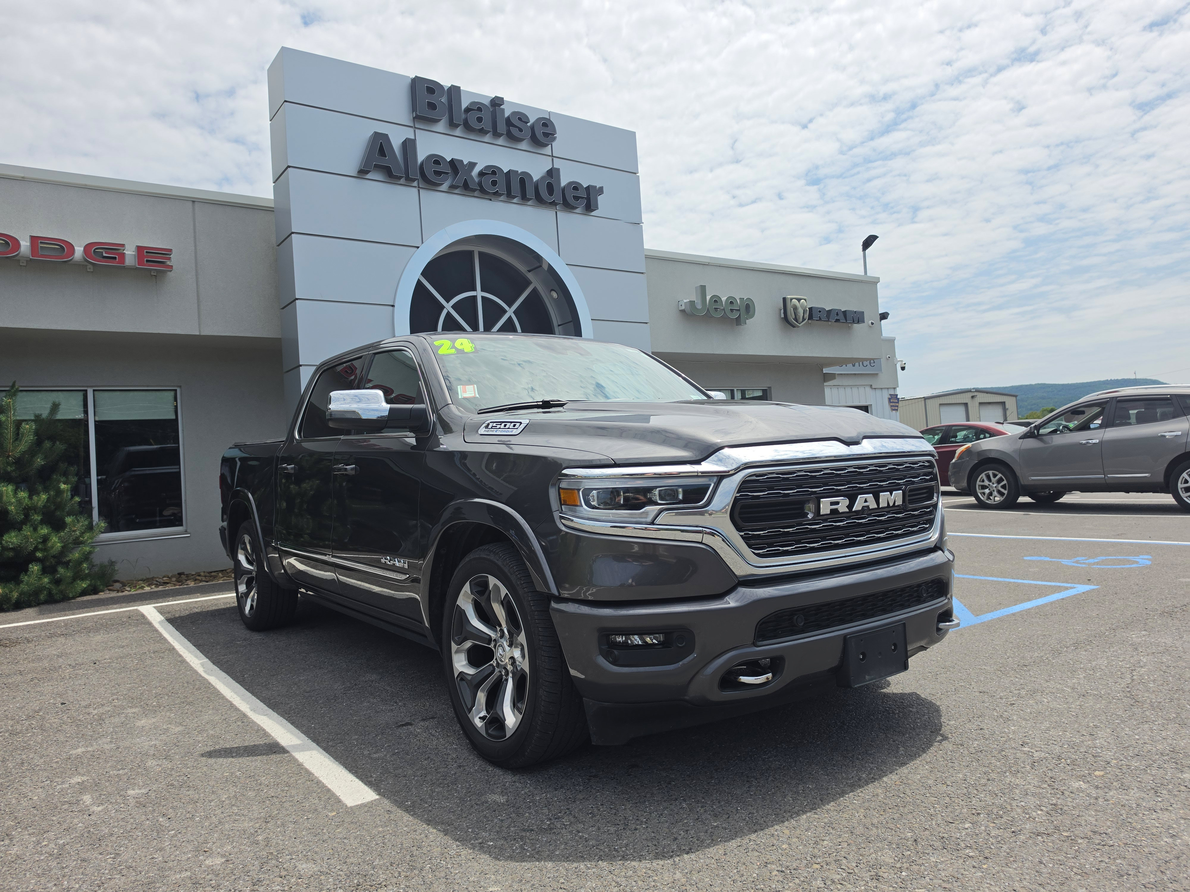 Used 2024 RAM 1500 Limited AWD/4WD video 4