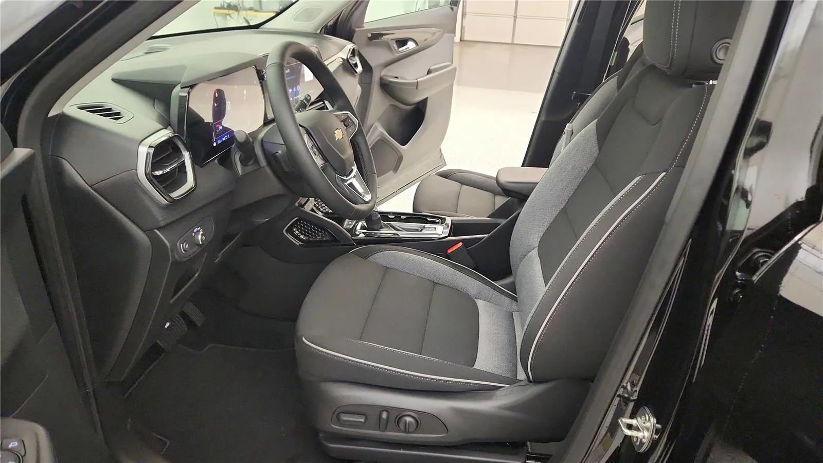 New 2026 Chevrolet TrailBlazer LT w/ Convenience Package image 23