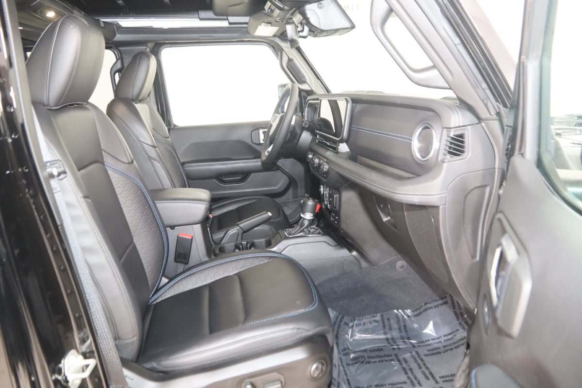 Used 2024 Jeep Wrangler High Altitude AWD/4WD image 14