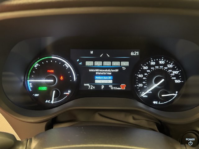 Certified 2025 Toyota Sienna LE FWD image 18