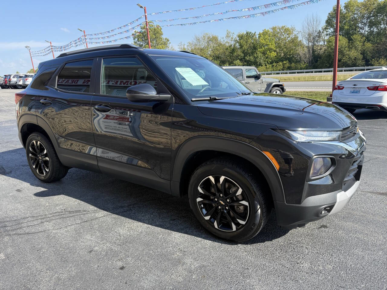 Used 2023 Chevrolet TrailBlazer LT w/ Convenience Package image 3