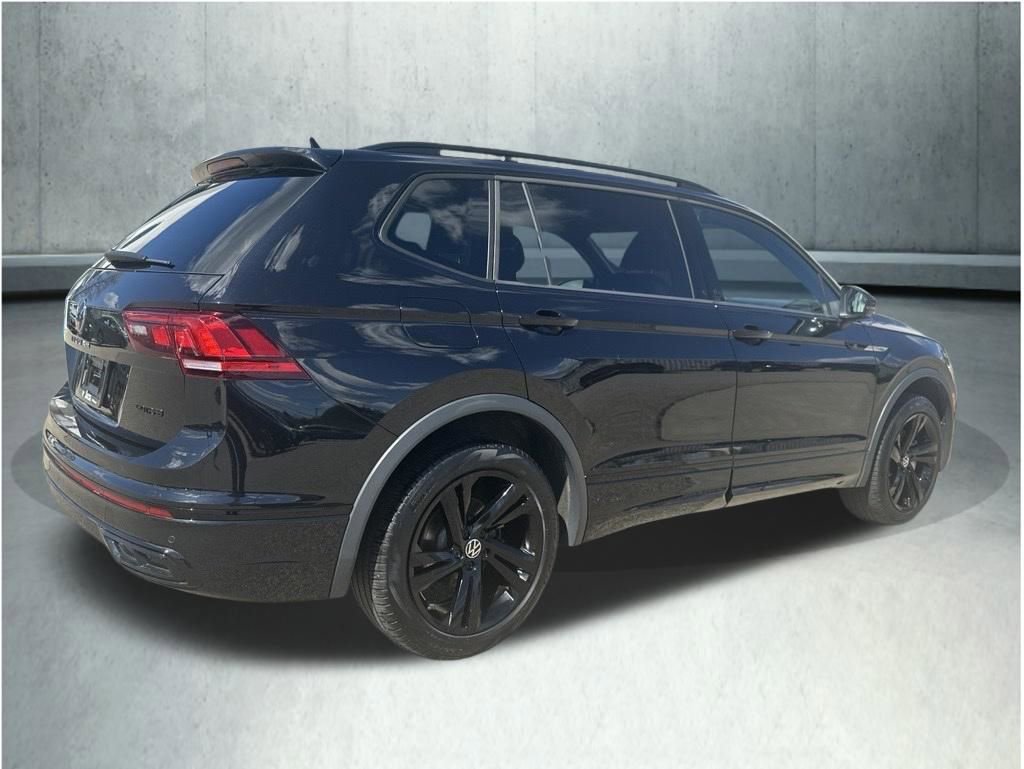 Used 2024 Volkswagen Tiguan SE R-Line FWD image 5