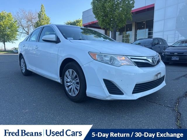 Used 2013 Toyota Camry LE FWD image 1