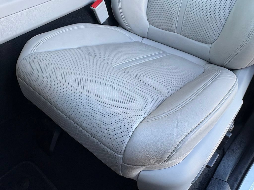 Used 2023 Jeep Wagoneer Series II w/ Flexible Seating Group AWD/4WD image 11