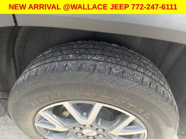Used 2023 GMC Acadia SLT w/ Preferred Package FWD image 10