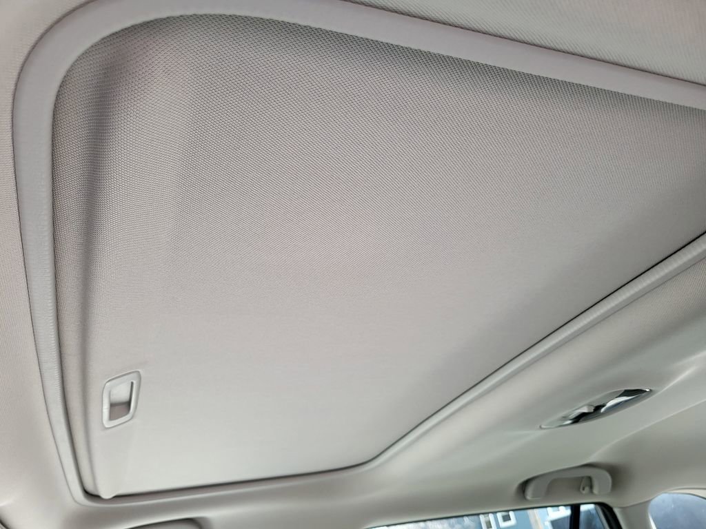 Used 2016 Subaru Outback 3.6R Limited image 17