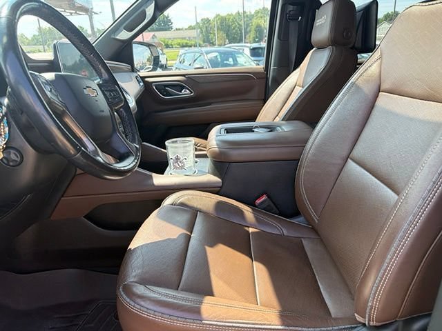 Used 2021 Chevrolet Suburban High Country w/ Premium Package AWD/4WD image 6