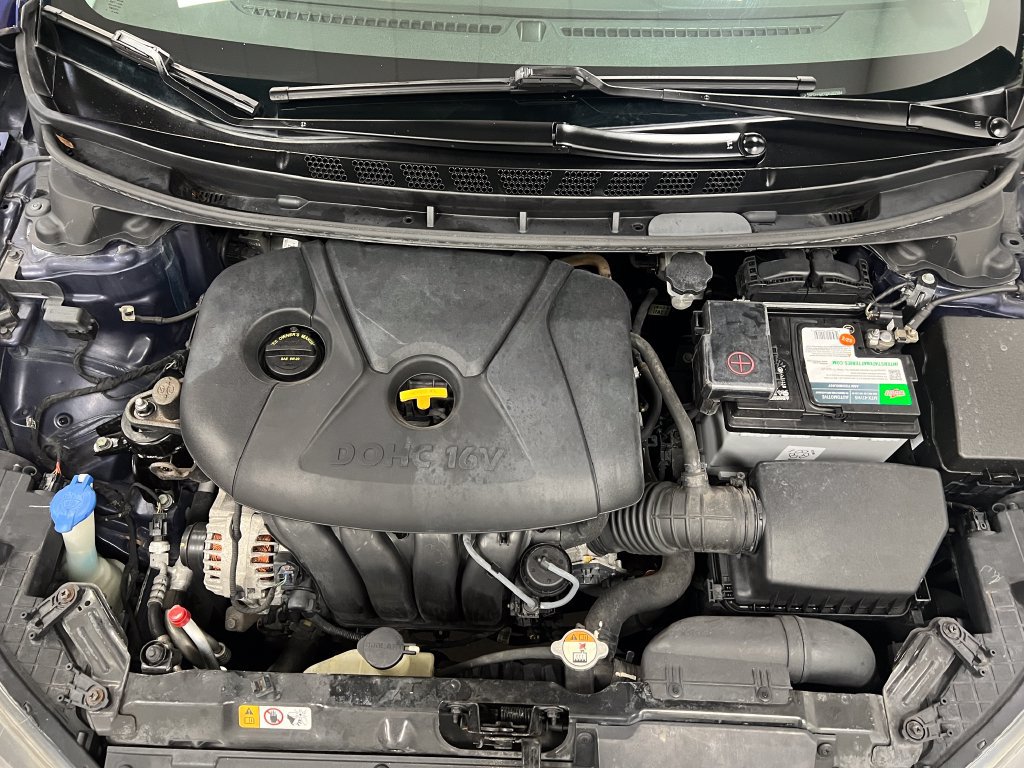 Used 2013 Hyundai Elantra GLS w/ Preferred Pkg FWD image 22