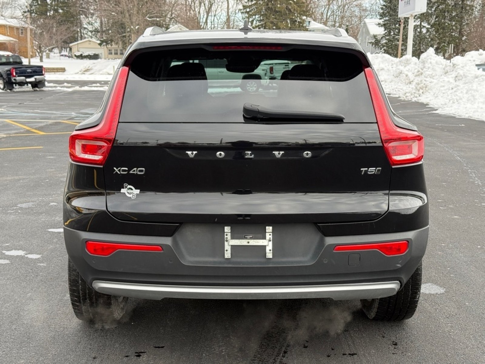 Used 2022 Volvo XC40 T5 Momentum AWD/4WD image 7