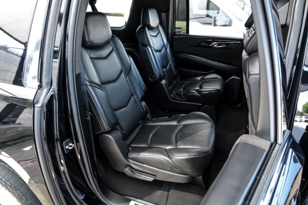 Used 2019 Cadillac Escalade ESV Platinum image 36