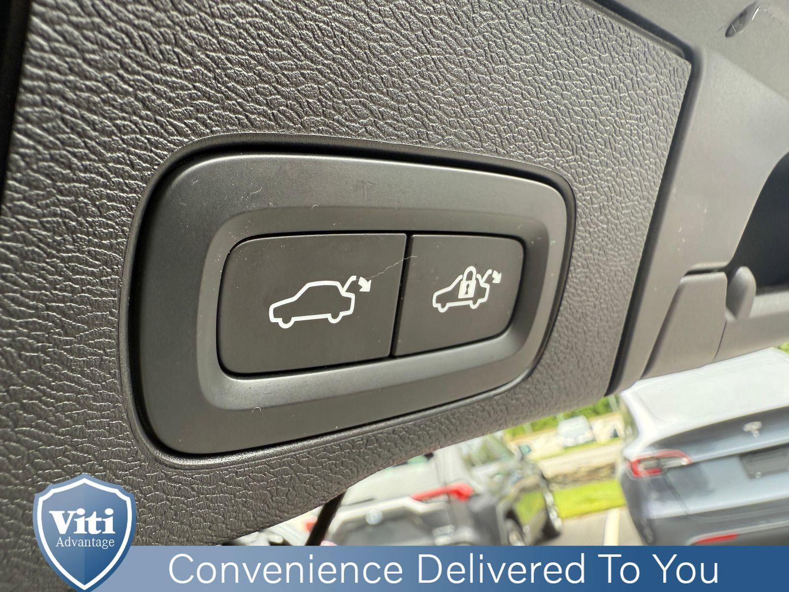 Certified 2024 Volvo XC60 B5 Core w/ Protection Package Premier image 25