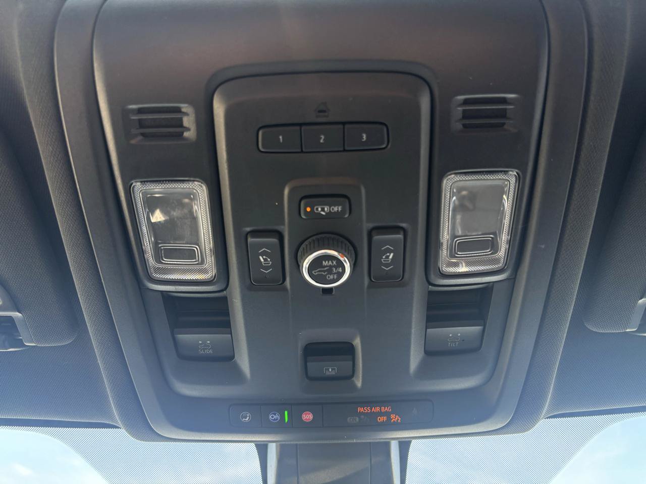 Used 2022 Chevrolet Tahoe Z71 w/ Luxury Package AWD/4WD image 30