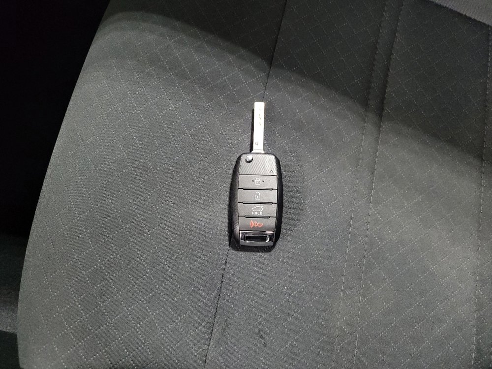 Used 2020 Kia Sorento LX image 32