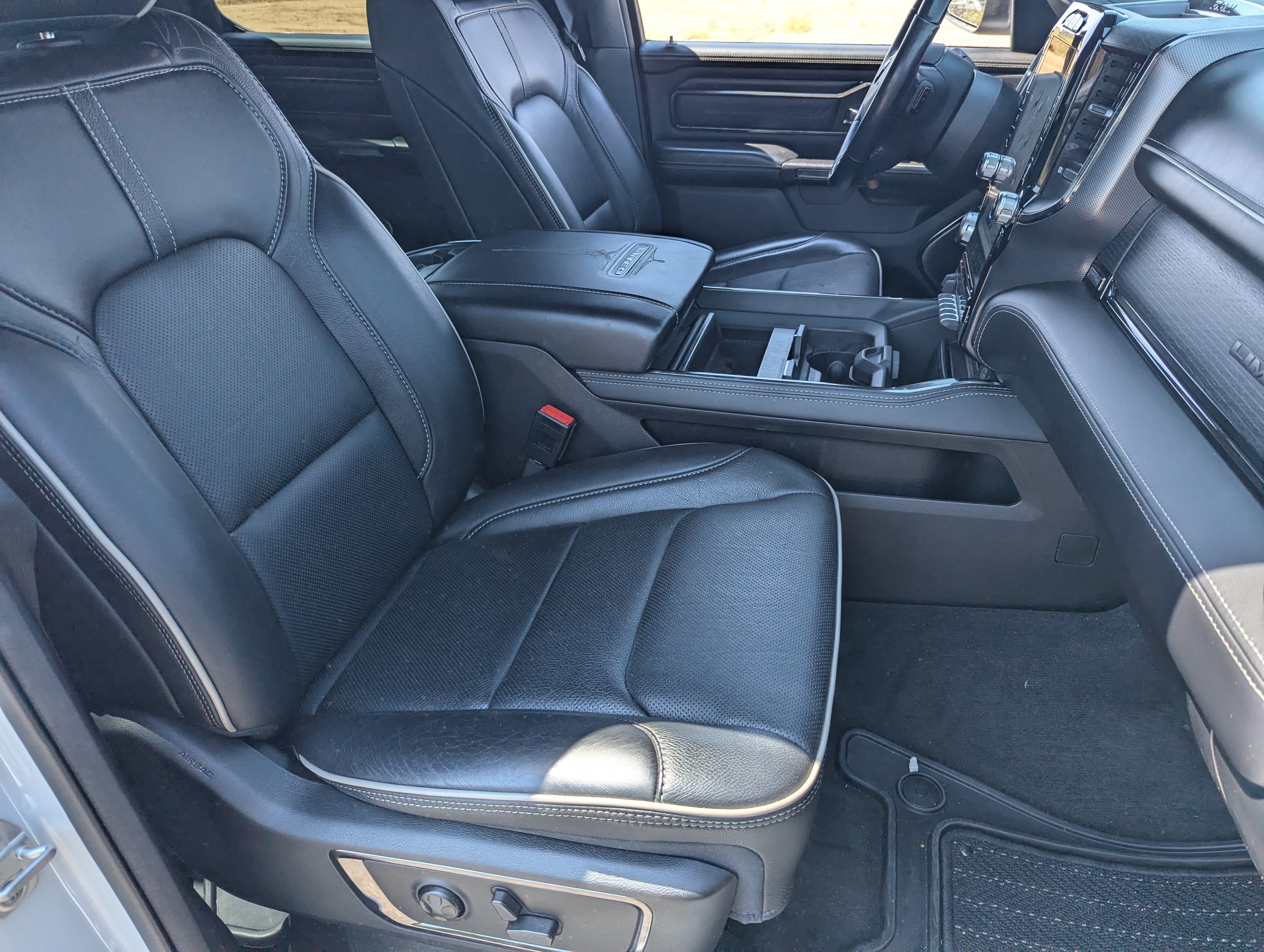 Used 2022 RAM 1500 Limited AWD/4WD image 10