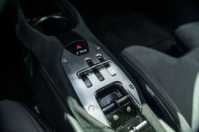Used 2025 Ferrari 296 GTS image 40