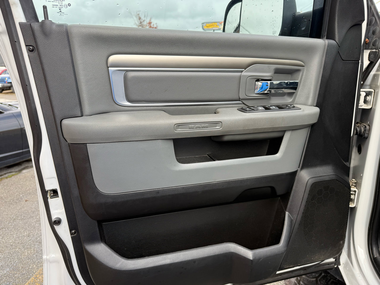 Used 2018 RAM 2500 SLT image 17